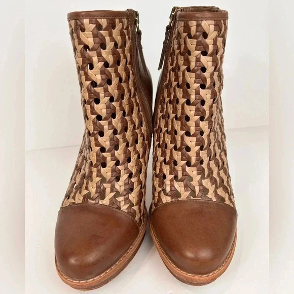 UGG Maliha Ankle Heeled Boots 10M Woven Leather Boho Stiletto Shearling NEW! - Picture 3 of 11